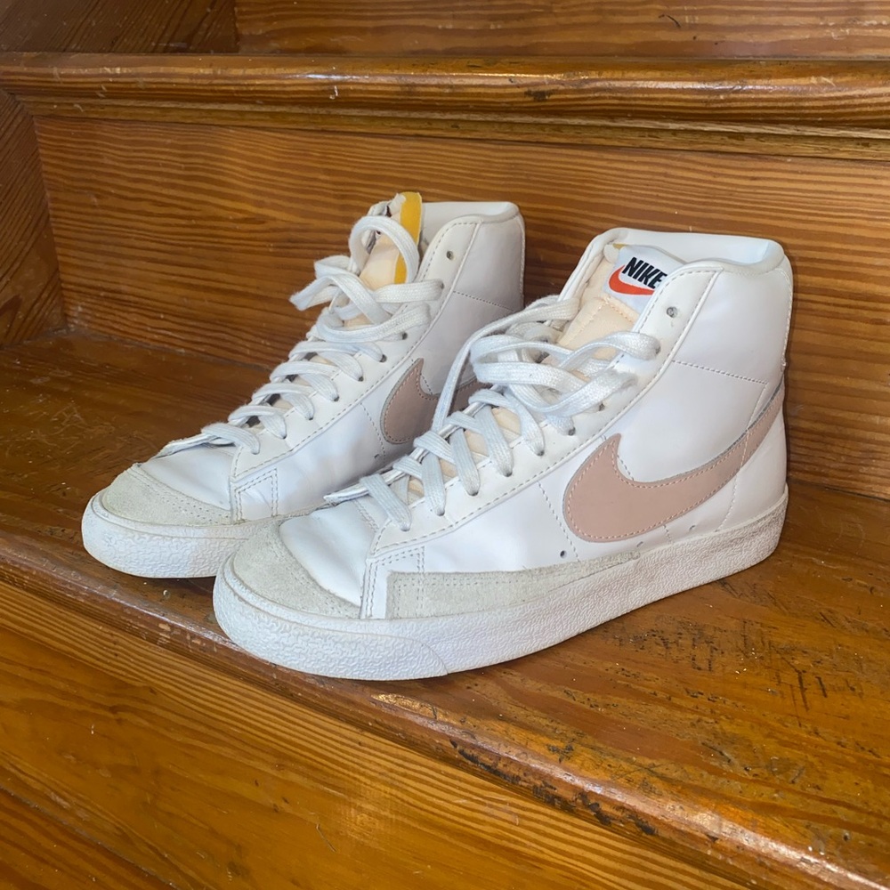 Nike Women's High-Top Sneakers White with Pale Pink Swoosh